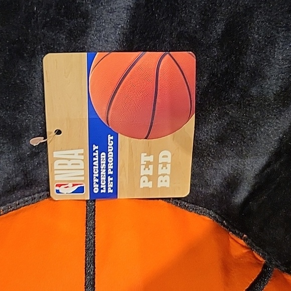 NWT: NBA Officially Licensed Miami Heat Pillow Pet Bed - Picture 4 of 10